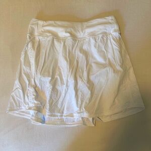Lululemon Mid Rise Skirt Long - White - Size 4 - Never Worn